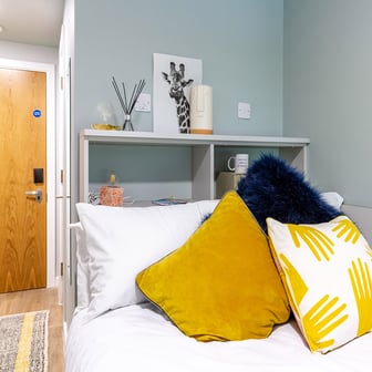 Bronze En Suite - Image 1